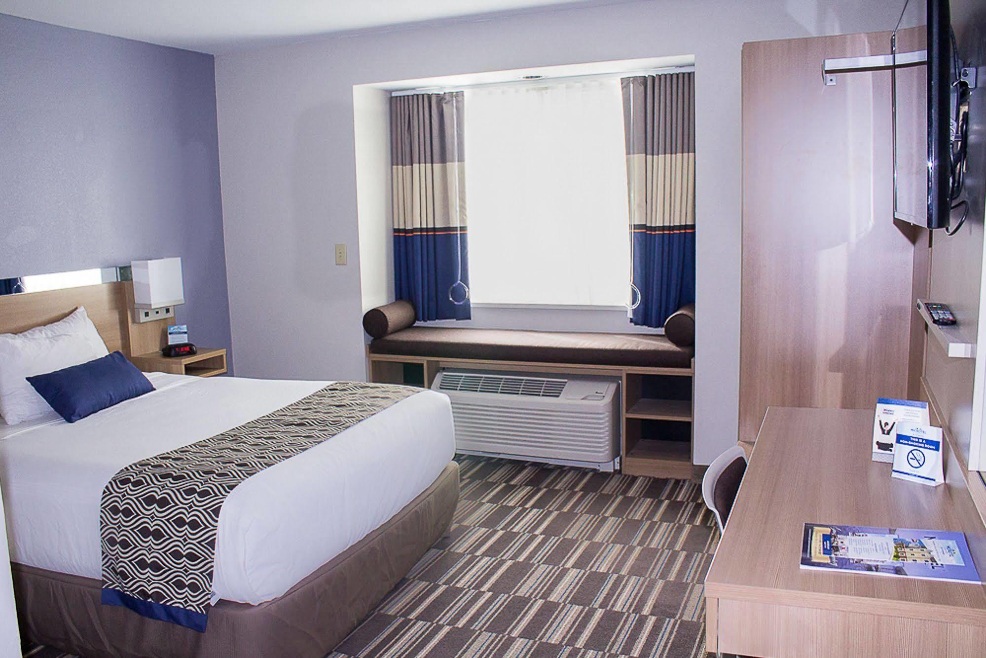 Microtel Inn & Suites By Wyndham - Penn Yan Exterior photo