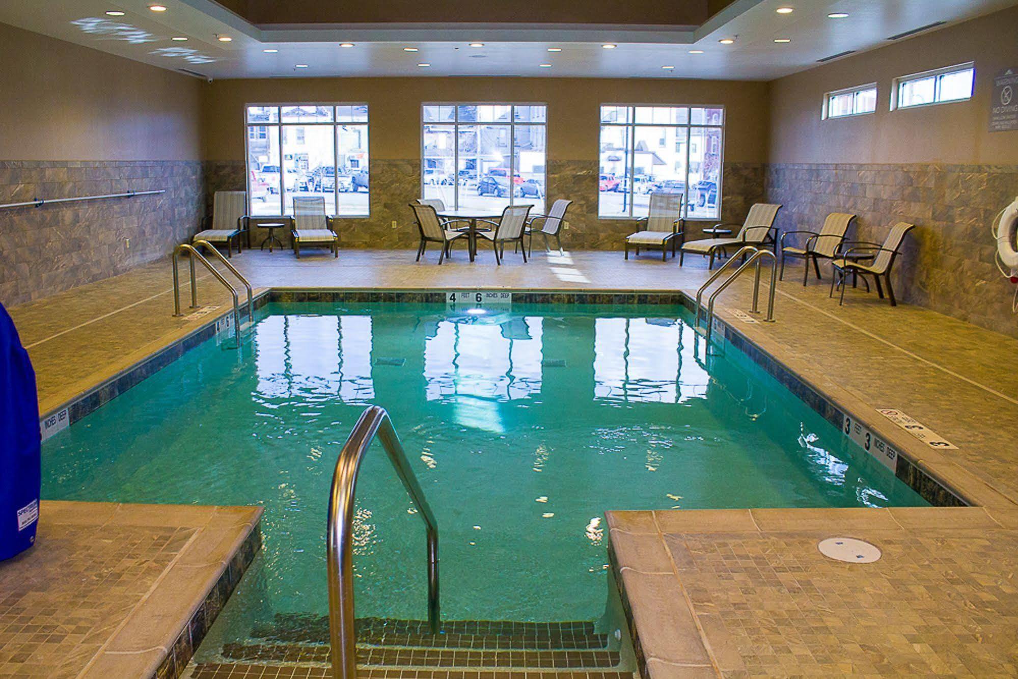 Microtel Inn & Suites By Wyndham - Penn Yan Exterior photo