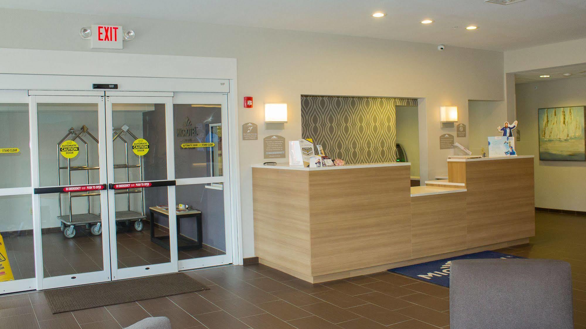Microtel Inn & Suites By Wyndham - Penn Yan Exterior photo